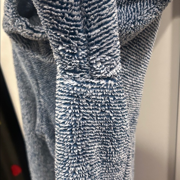 The North Face Textured Gray Hoodie - Picture 15 of 16